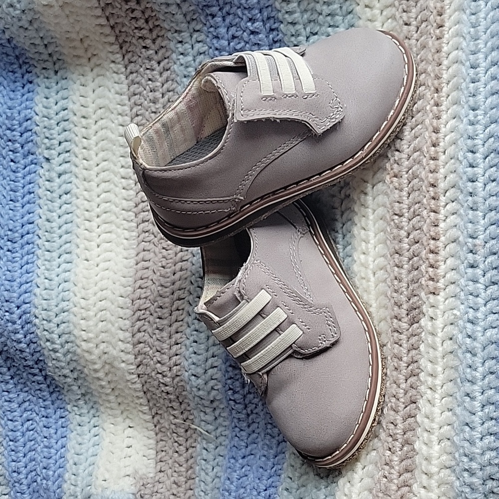 Cat and jack dress shoes grey velcro